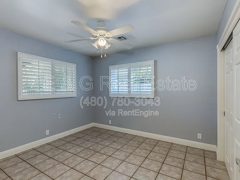 526 E Flynn Ln — Photo 23