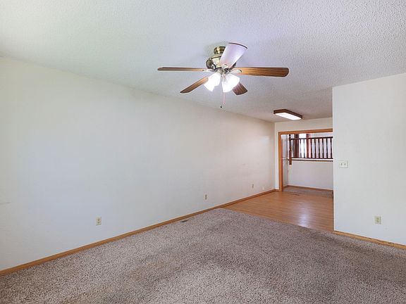 5th image of 4651 S Glenn Ave