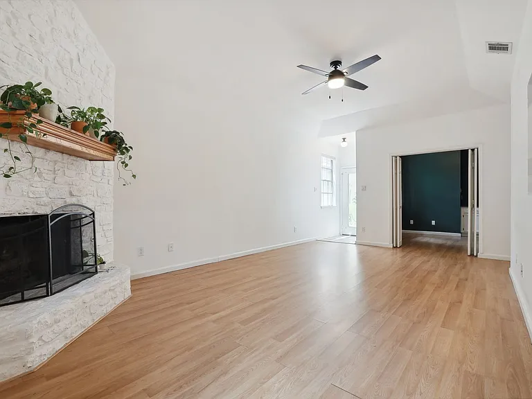 6501 Brush Country Rd #115 — Photo 7