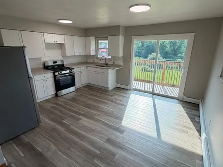 523 Mishler Rd — Photo 7
