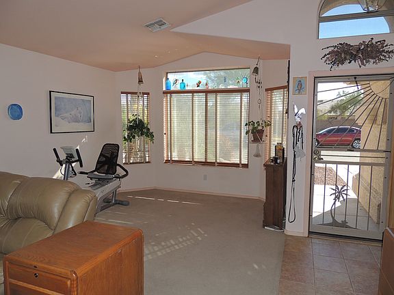 3rd image of 4720 E Briarwood Ter