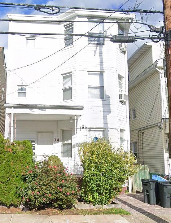 1st image of 34 Fenner Ave #1