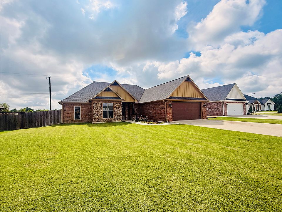 1st image of 330 Koby Cir