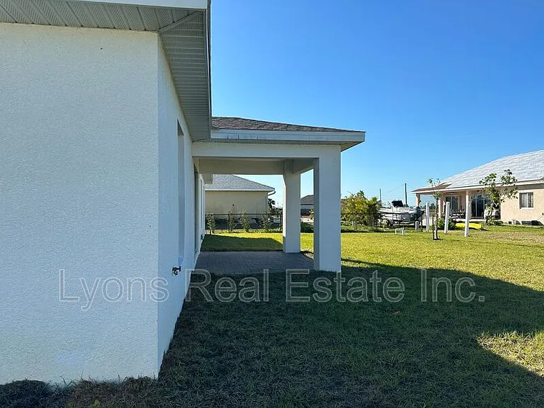 2604 NW 8th Pl — Photo 18