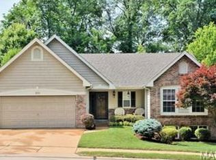 919 Laws Ct, Valley Park, MO