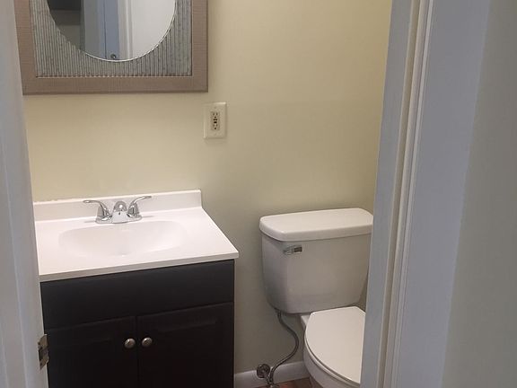5th image of 17 Dublin Dr #B