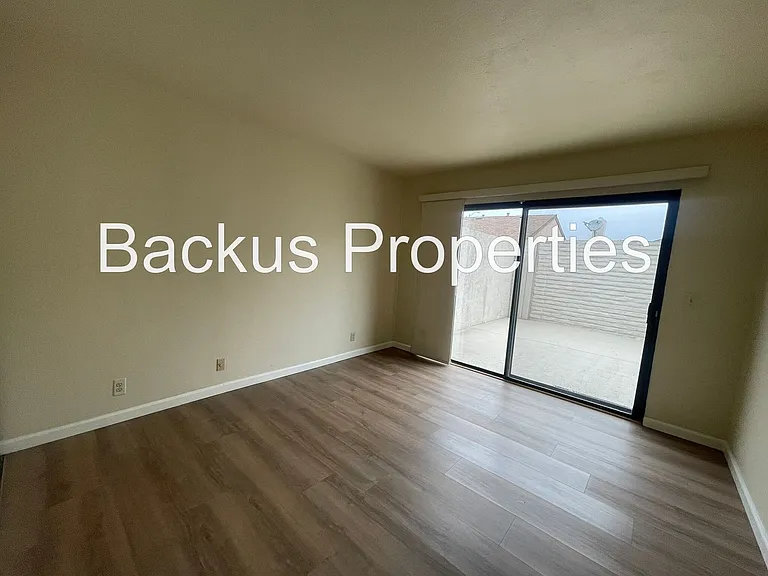 525 Victor St — Photo 6