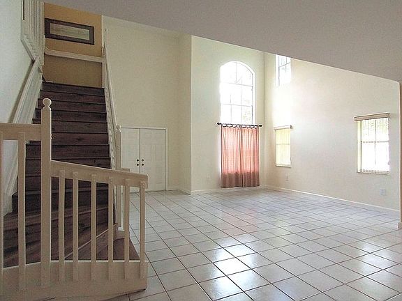 Living Room - Facing West