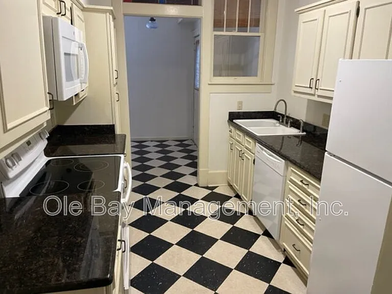 7 S Monterey St #1 — Photo 6