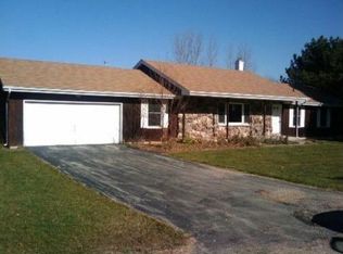 19516 Debbie Ln, Woodstock, IL 60098