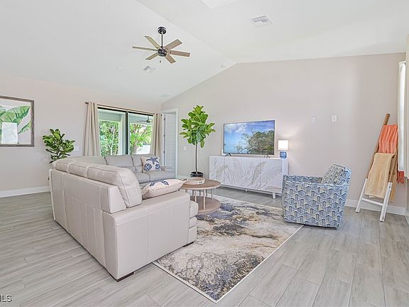 4th image of 1137 SW 29th Ter #1137