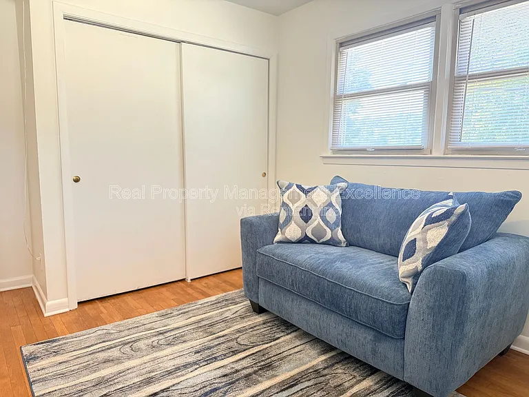 120 E Rowan St — Photo 33