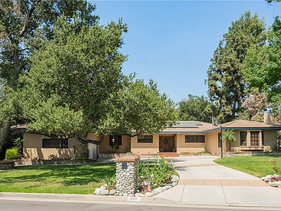 3rd image of 127 Catherine Park Dr