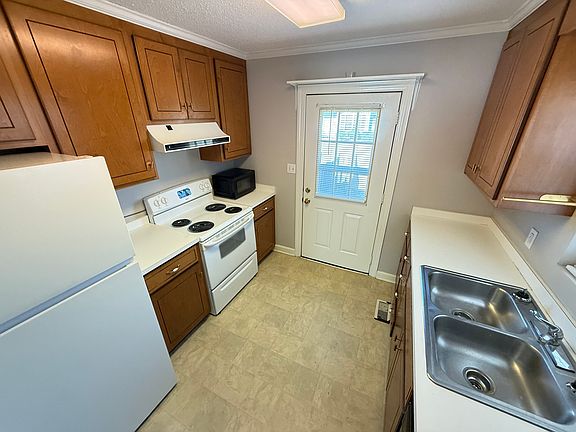 5th image of 112 Whitley St #1