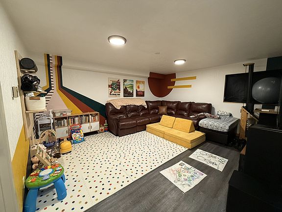 5th image of 1012 Wagonwheel Dr