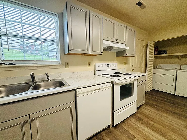 1417 Jennifer Dr — Photo 12