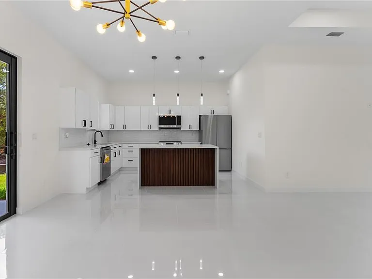 10070 Flat River St — Photo 12