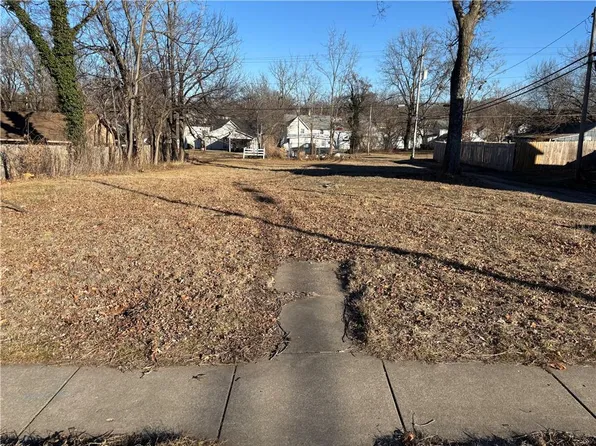 421 S Main St, El Dorado Springs, MO 64744