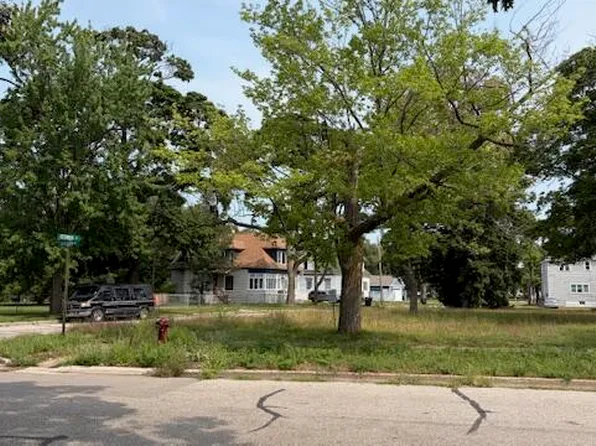 388 Jackson Ave, Muskegon, MI 49442
