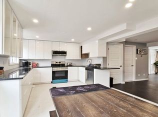 76 Gladecrest Ct #2, Ottawa, ON K2H 9K1
