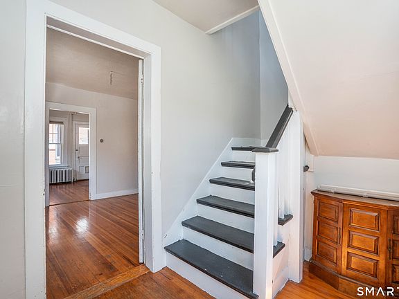 3rd image of 26 Bonner Street