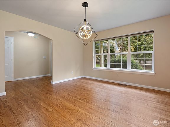 5th image of 3841 Mari Lane SE