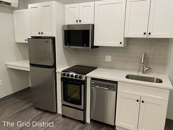 2nd image of 82 Franklin St #403