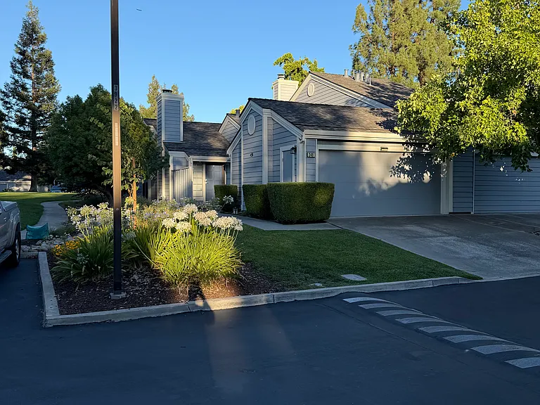 249 Northwood Cmns #249 — Photo 1