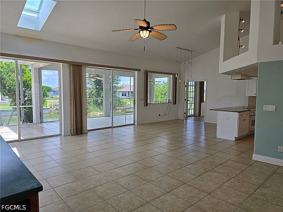 4th image of 123 NW 14th Ave
