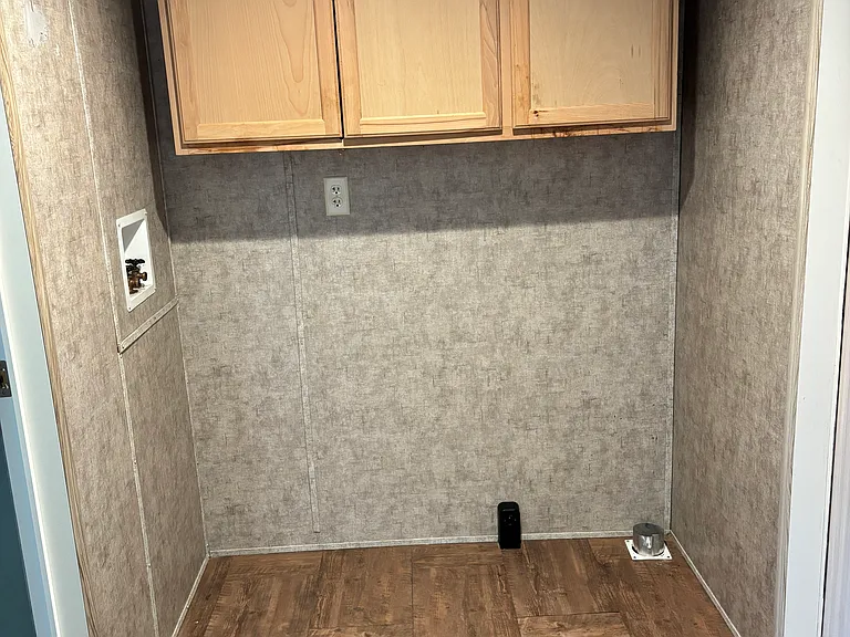 921 Taylor Dr — Photo 12