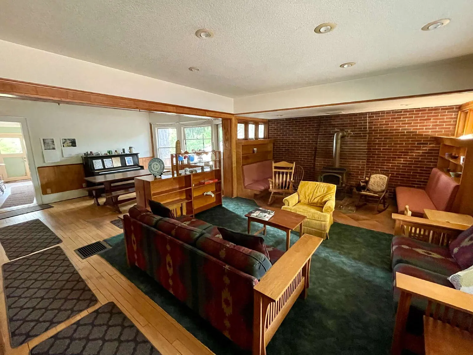 1 bed, 1.0 bath, $700 — Photo 2