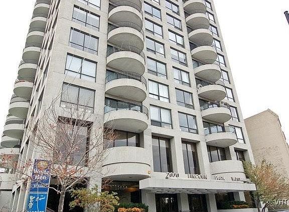 5th image of 2020 N Lincoln Park W APT 25D
