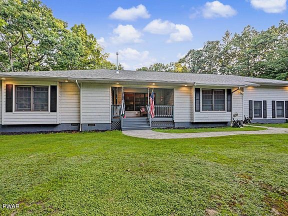 5th image of 802 Jefferson Ct