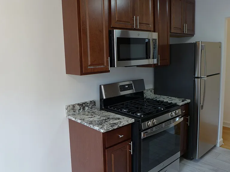 Winthrop Suites Apartments — Photo 14