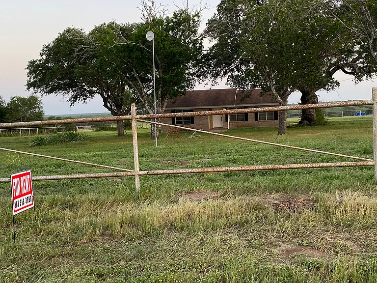 FM 1465 — Photo 21