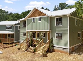 11 Fireside Dr, Asheville, NC 28804