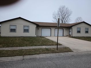 294 Westmeadow Pl #A, Lowell, IN 46356