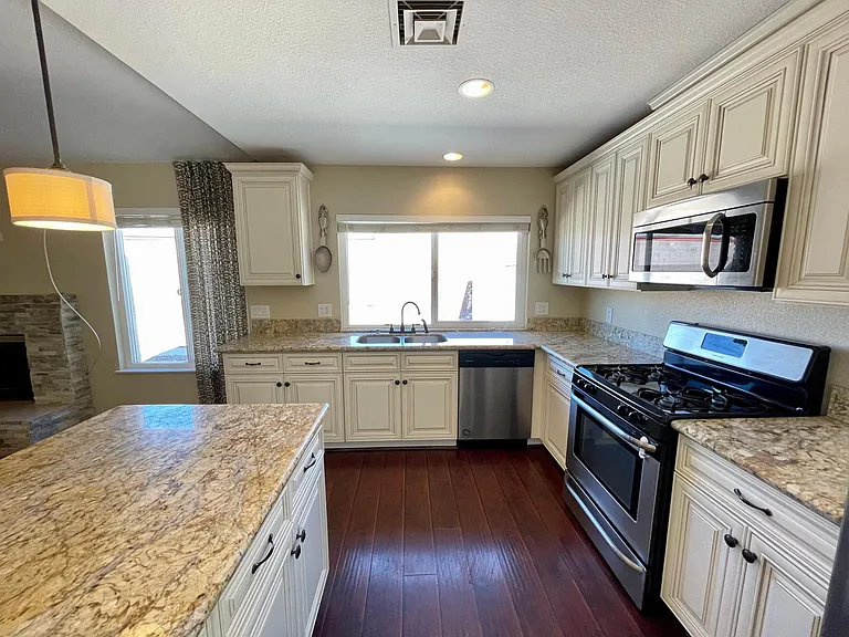 668 Otono Dr — Photo 3