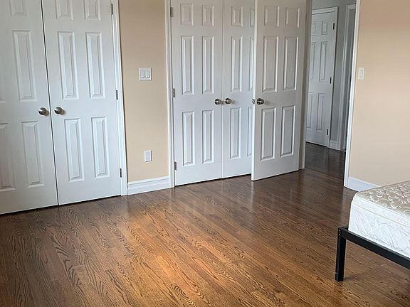 3rd image of 2489 Lawn Dr