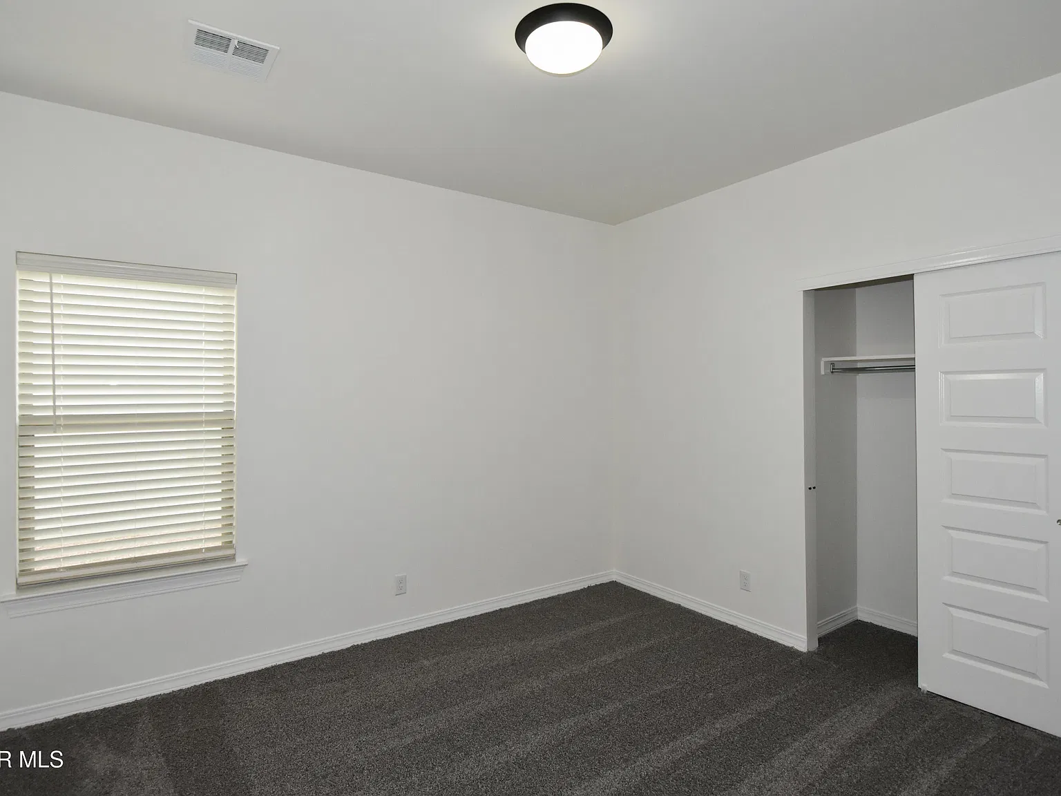 4 bed, 2.0 bath, 1531 sqft, $2,000 — Photo 2