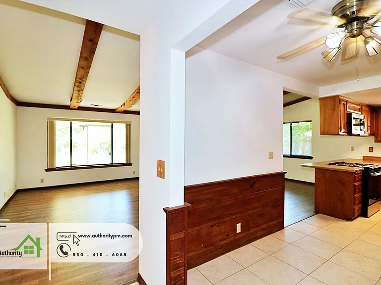 1744 Kildare Dr — Photo 4