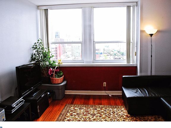3rd image of 1100 Vine St APT 1401