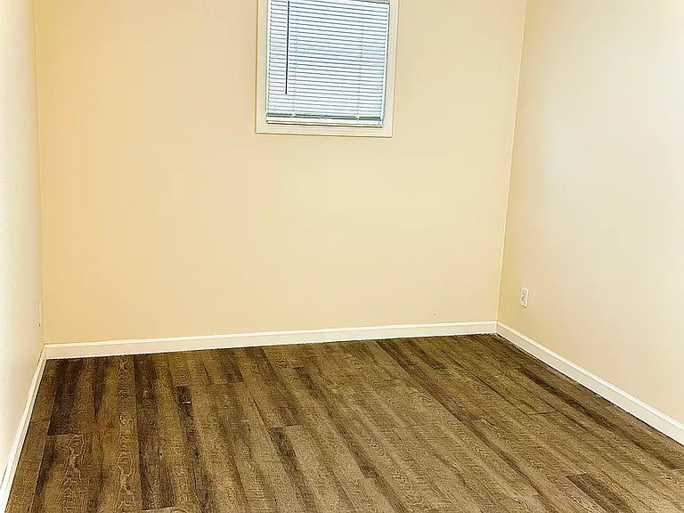 110 W Willow Dr #E — Photo 5