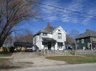 822 W Division St, Galva, IL 61434