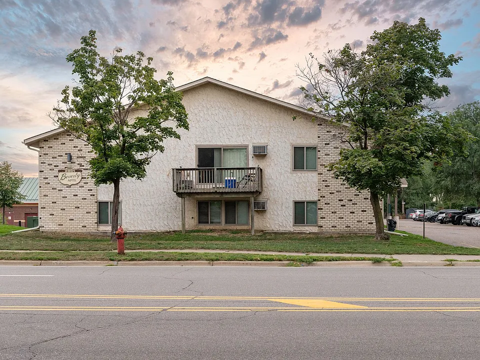 Beverly Apartments in Anoka