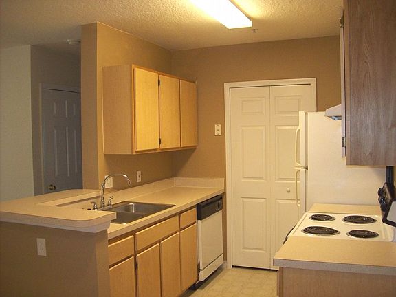 3rd image of 6524 Swissco Dr APT 1011