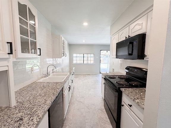 2nd image of 1102 Hillwood Dr