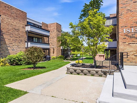 2nd image of 1813 Hemlock Pl APT 110