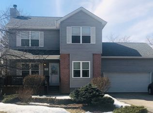 21635 W Highland Dr, Lake Zurich, IL 60047