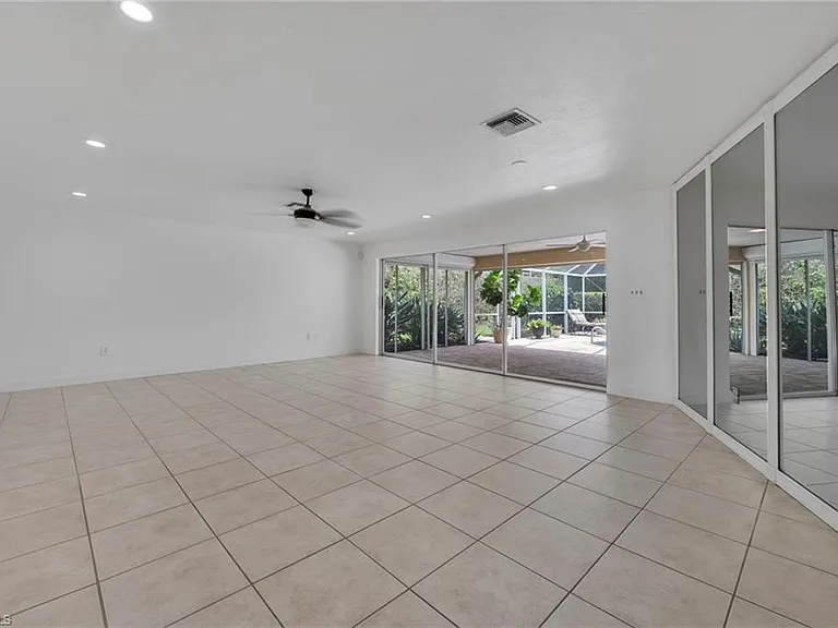 656 Binnacle Dr — Photo 4